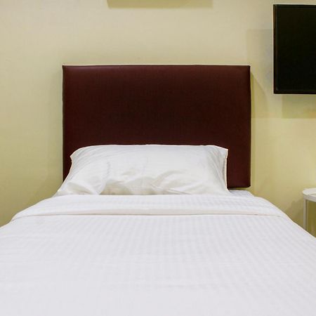 Oyo 90090 Roselyn Inn 2 Pasir Gudang Zewnętrze zdjęcie