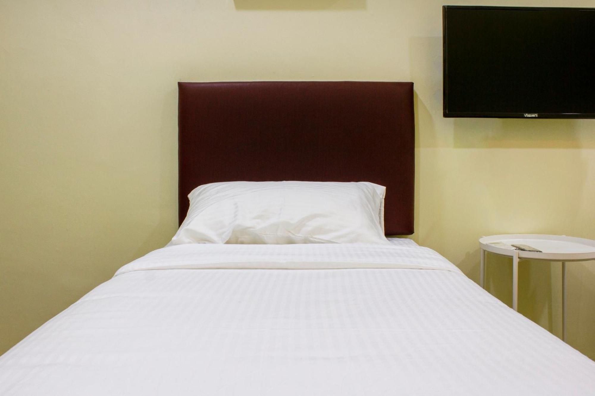 Oyo 90090 Roselyn Inn 2 Pasir Gudang Zewnętrze zdjęcie