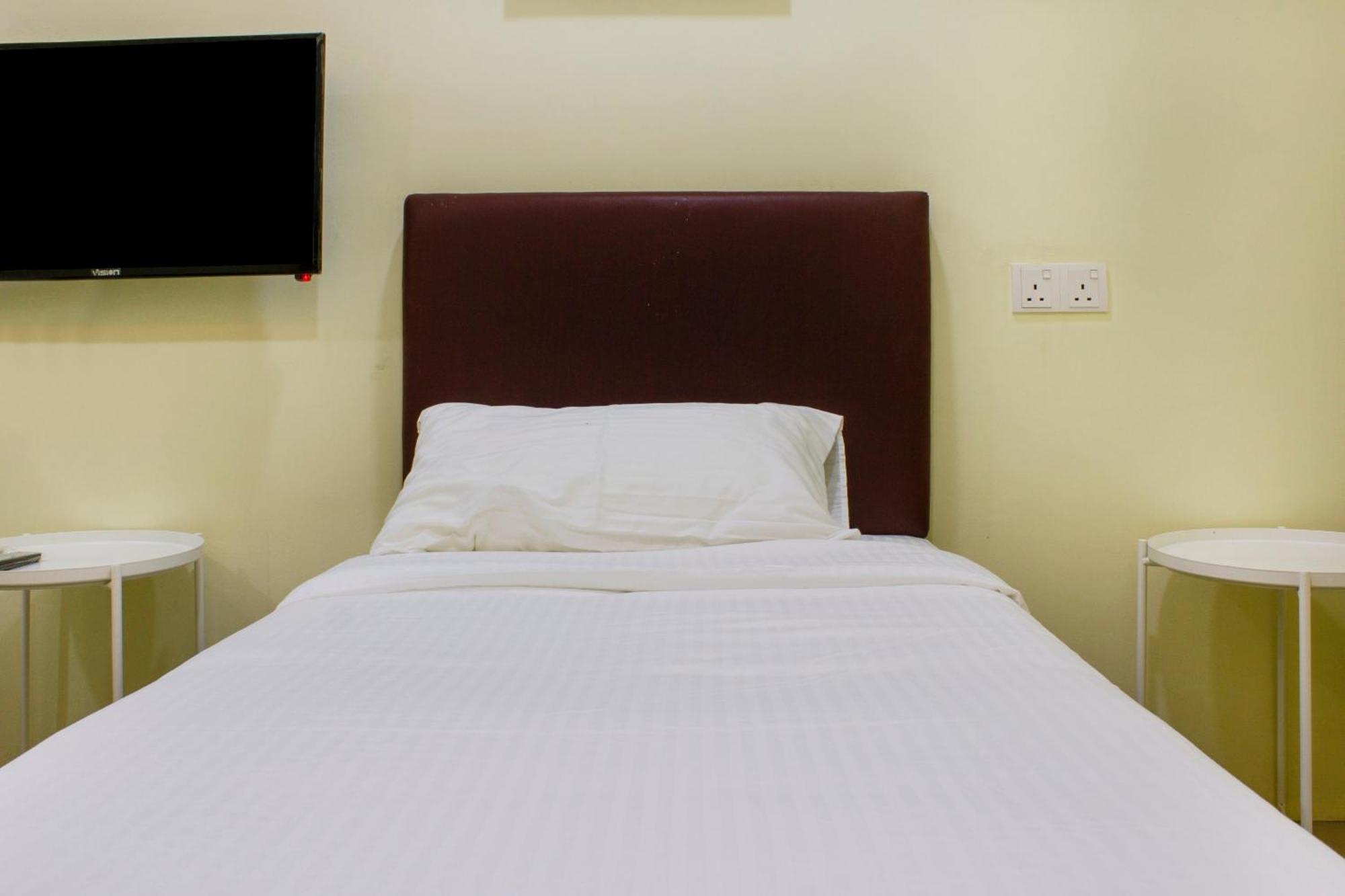 Oyo 90090 Roselyn Inn 2 Pasir Gudang Zewnętrze zdjęcie